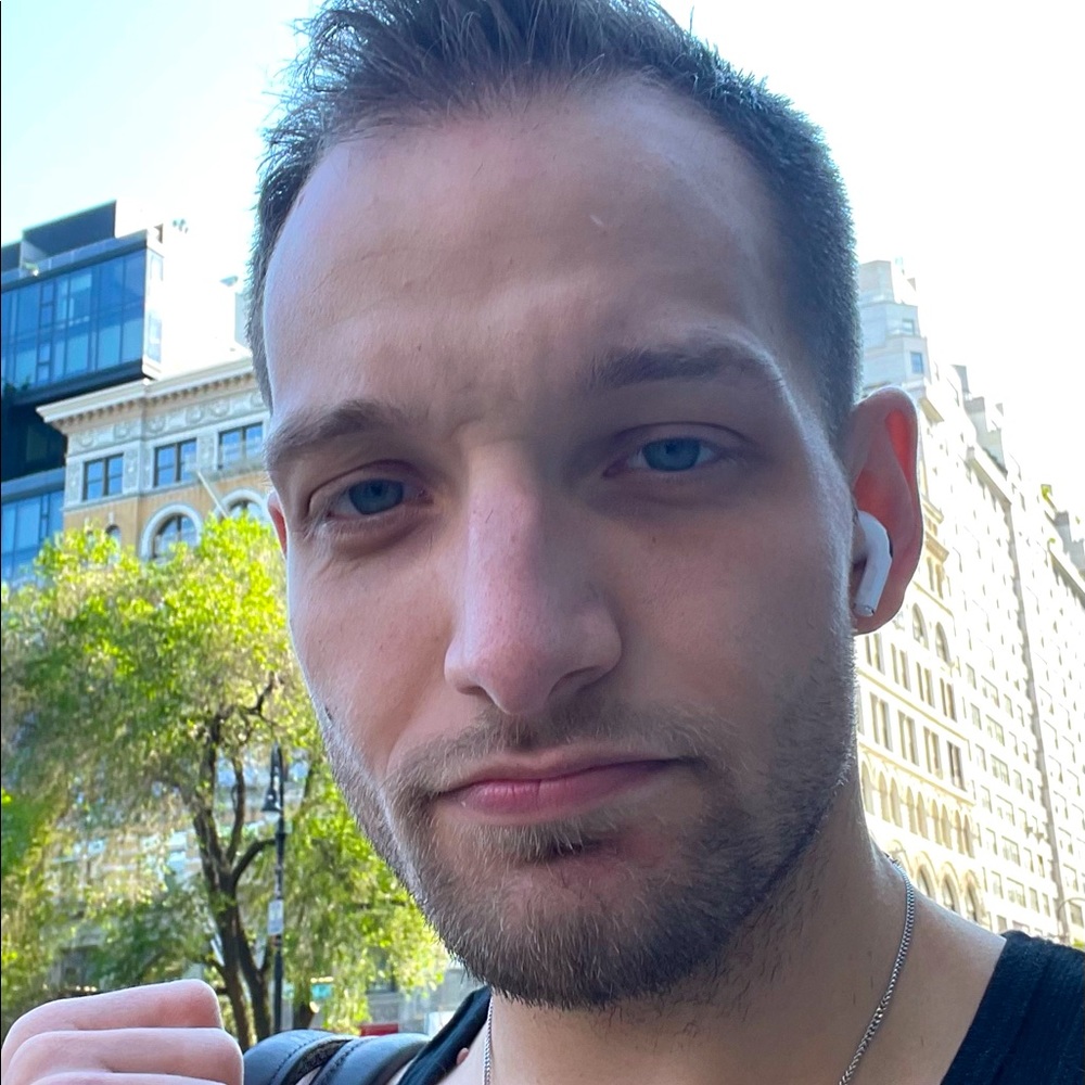 Meet your Posher, Eric